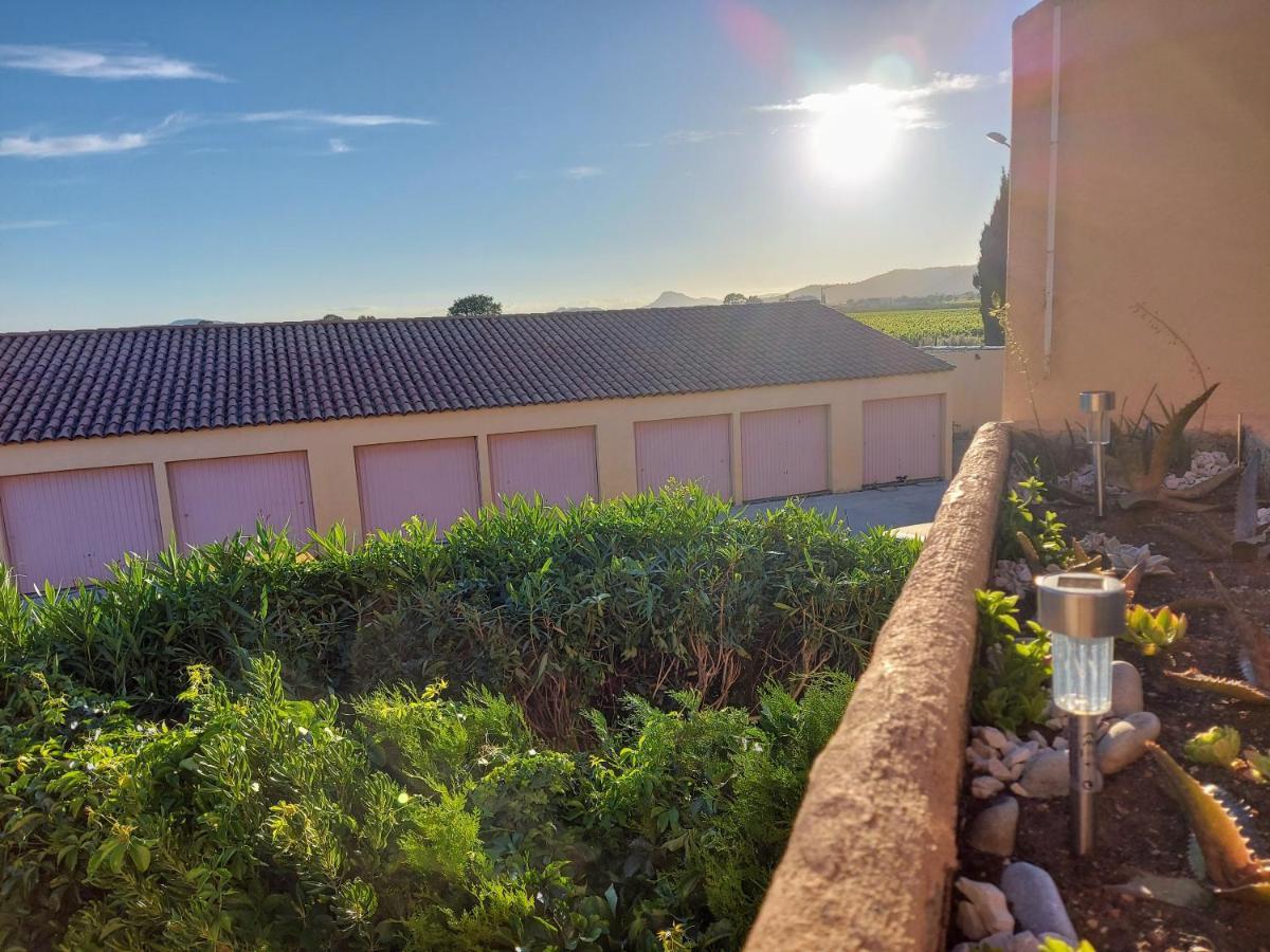 Coquet studio avec belle terrasse Appartamento La Londe-les-Maures Esterno foto