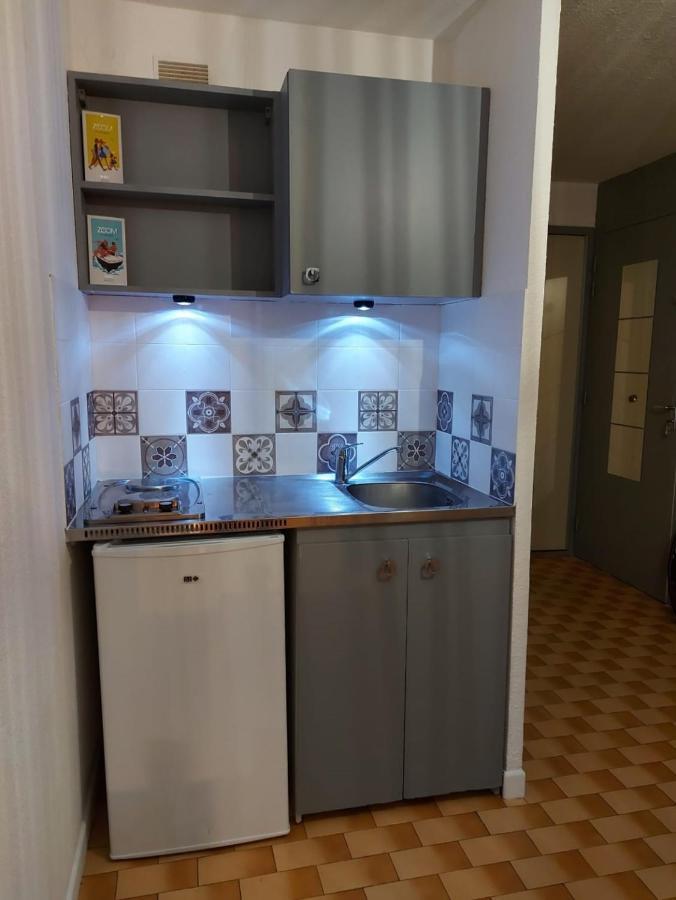 Coquet studio avec belle terrasse Appartamento La Londe-les-Maures Esterno foto