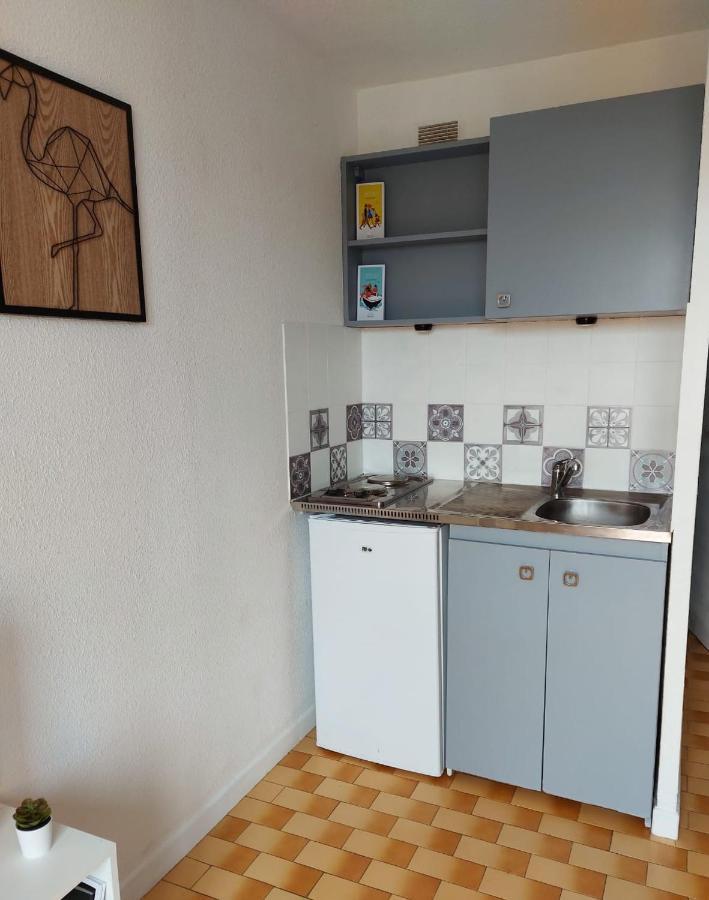 Coquet studio avec belle terrasse Appartamento La Londe-les-Maures Esterno foto
