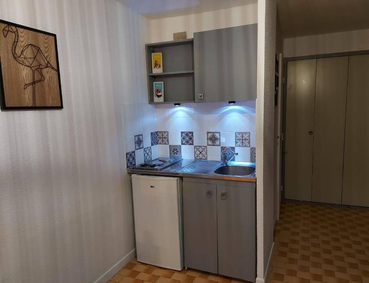 Coquet studio avec belle terrasse Appartamento La Londe-les-Maures Esterno foto